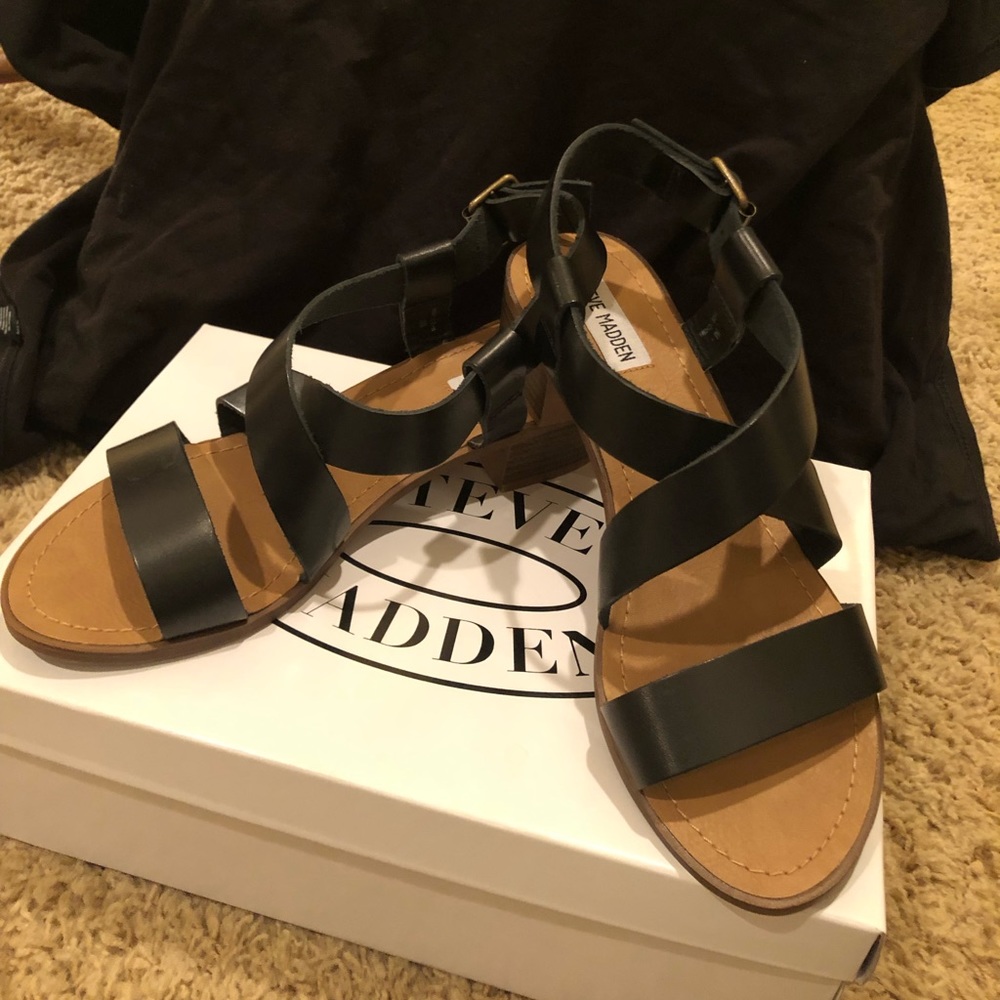 Steve Madden Lorelle black leather sandal sz 8 NWT